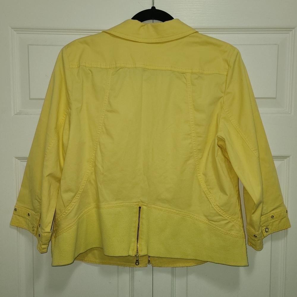 Chico's Yellow Jacket Coat with Collared Neckline and 3/4 Sleeves Size 2 - Picture 3 of 16